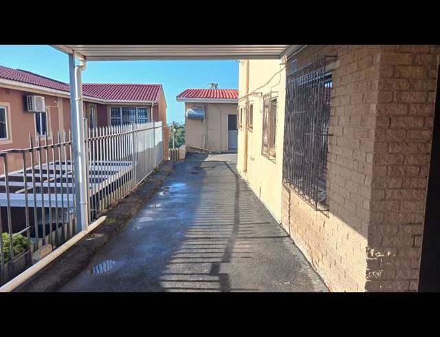 2 BEDROOM PROPERTY TO RENT IN MONTFORD